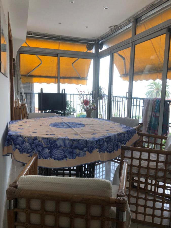 Casa Vacanza In Costa Azzurra Lägenhet Menton Exteriör bild