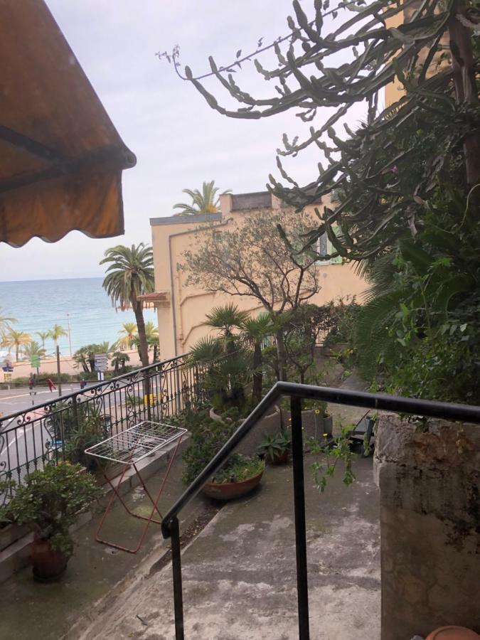 Casa Vacanza In Costa Azzurra Lägenhet Menton Exteriör bild